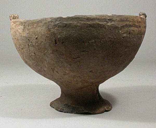 Clay bowl with stand as a rattle