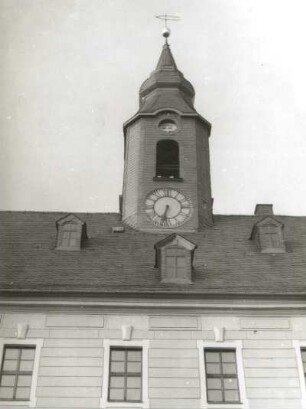 Annaberg-Buchholz, Markt 1. Rathaus. Dachreiter mit Uhr