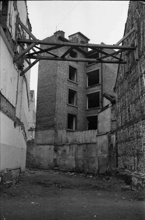 Abbrucharbeiten zwischen Zähringer- und Kronenstraße im Rahmen der Altstadtsanierung.