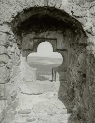 Frauenstein, Burgruine, Dreipaßfenster im Treppenturm des Dicken Märten, Ansicht von Innen