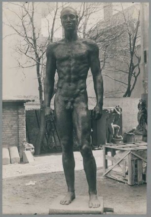 Stehender Jüngling, 1938/39, Bronze