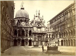 Venedig, Dogenpalast : Innenhof mit Arco Foscari u. Scala dei Giganti.