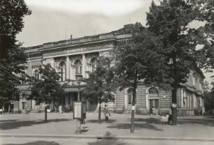 Dresden-Neustadt, Albertplatz. Albert-Theater (1871-1873; B. Schreiber). Eingangsfront