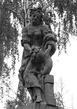 Skulptur, allegorische Darstellung: "Die Freigebigkeit" (Kopie). Skulptur aus der Reihe "Die zwölf Tugenden".