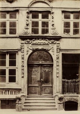 "Neuer Wandrahm No. 9" aus der Mappe "Hamburg 1884. Ansichten aus dem niederzulegenden Stadttheil"