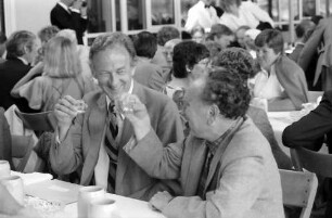 35. Tagung 1985 Physik; Bayrisches Frühstück: L. Eckerberg, Robert Hofstadter