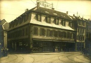 Kaiserslautern: Ecke Marktstraße. Haus Beeri am "Alten Markt". Zerstört, neu aufgebaut. R. Wilking