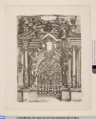 Portal mit reicher Gitterthür