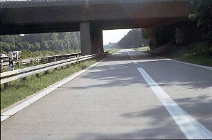 Nebenfahrbahn Ost (Basel Richtung Karlsruhe): Brücke von Süden