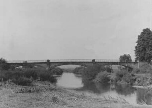 Straßenbrücke bei Dutenhofen/Lahn