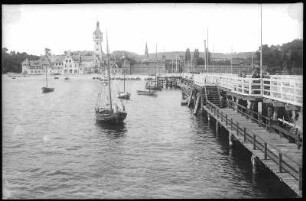 Zoppot. Warmbad, Kurhaus und Steg mit Segelbooten