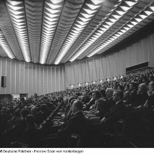 Filmtheater Prager Straße (Außen- und Innenansichten)