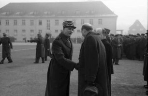 Freiburg: Jean-Bart-Kaserne; General Carolet begrüßt Bürgermeister