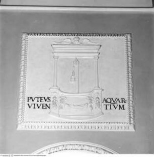 Stuckrelief mit Lebensbrunnen