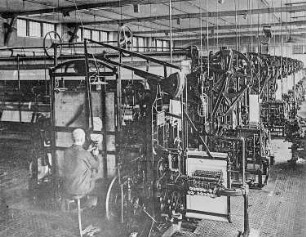 Vogtländische Spitzenfabrik W. Surmann, Maschinensaal
