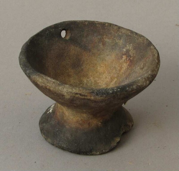 Clay bowl with stand