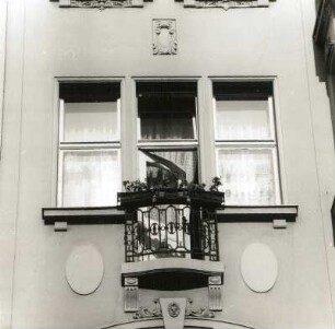 Cottbus, Spremberger Straße 40/41. Wohn-und Geschäftshaus (um 1905). Fenster (2. OG)