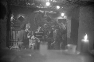 Einrichtung eines öffentlichen Hobby-Kellers mit Tanz- und Spielgelegenheit im Übergangswohnheim "Haus Bodelschwingh" in der Karlstraße 94