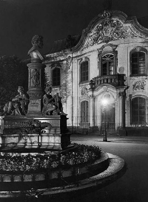 Dresden. Brühlsche Terrasse, Ernst Rietschel, Denkmal von Johannes Schilling (1868-1876), mit Sekundogenitur
