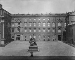 Stadtschloss — Eosander Hof