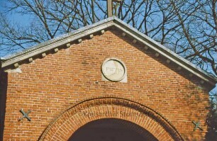 Bahnhofstraße: Friedhof: Torhaus: Giebel