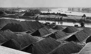 Archivfotografie "staedte_mannheim_haefen_rheinauhafen_740m"