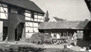 Bauernhof in Crostwitz : Bauwesen - Wirtschaftsgebäude und Gehöfte. Ort: Chrósćicy / Crostwitz. Fachwerkgebäude und Wetterdach