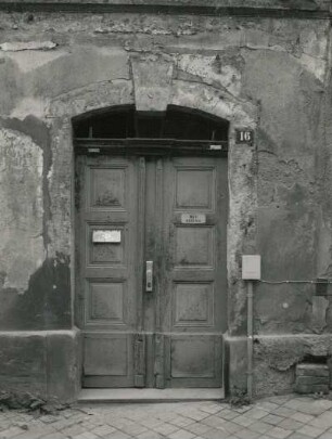 Roßwein, Mittelstraße 16. Wohnhaus. Portal (bezeichnet 1807)