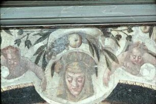 Dekorative Malerei (Rollwerk), Ovalmedaillon mit Darstellung in Grisaille