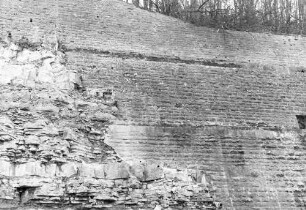 Neudenau Stützmauer Bahnbediensteter