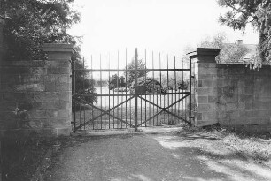 Friedhofummauerung (Einfriedung); Hasselroth, Hauptstraße