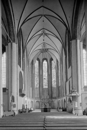 Bad Wilsnack. Wunderblutkirche St. Nikolai, Inneres, Blick zum Altar
