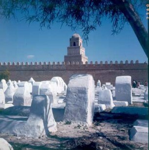 Kairouan. Muslimischer Friedhof an der Mauer der Medina, 1977