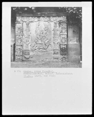 Relief mit der Auferstehung