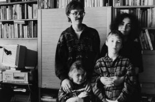 Familie S. in ihrer Wohnung