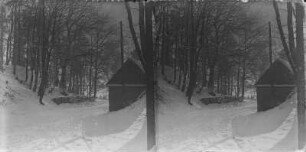 Straße im Schnee : Rochlitzer Berg. Blick über eine verschneite Straße.