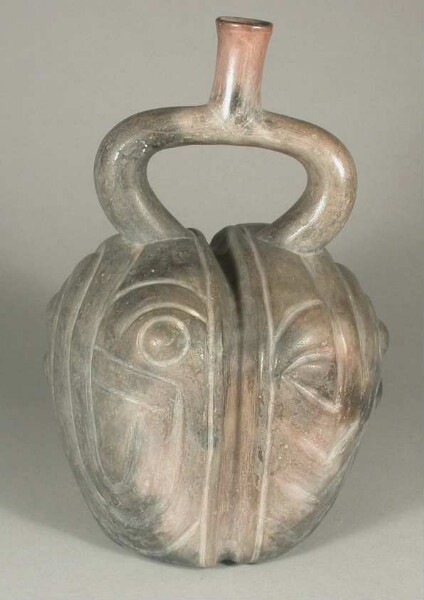 Clay vessel with stirrup spout