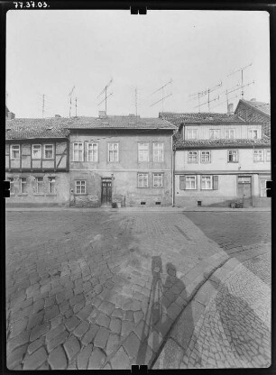 Quedlinburg, Schmale Straße. Wohnhäuser. Straßenfront