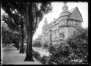 Offenbach am Main. Blick auf das Isenburger Schloss