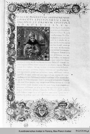 Augustinus: Epistolae : Textseite mit Randbordüre, Medaillons mit eingeschlossenen Imperatorenbüsten, Mediciwappen und historisierter Initiale D mit Augustinus