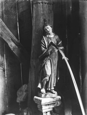 Der heilige Johannes : Statue des Heiligen Johannes als Brunnenfigur in der Kapelle zu den drei Brunnen.