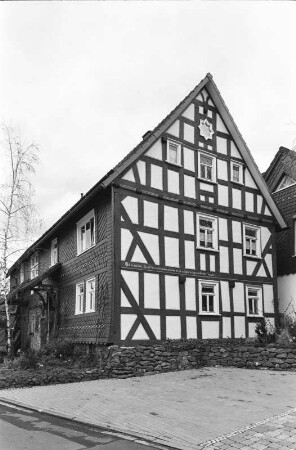 Einhaus (Einhaus, Fachwerk); Battenberg, Biegenstraße 2