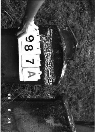 Grabstein 987 (Index: 100099081) Maße HxBxT: 75x40x10 cm Besonderheit: Kindergrab: Grabstein 987A