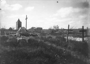 Insel Neuwerk : Insel Neuwerk. Friedhof der Namenlosen, Blick zum Leuchtturm