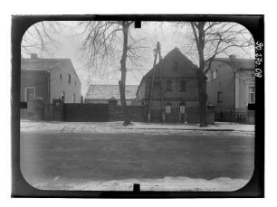 Langerwisch (Michendorf-Langerwisch), Straße der Einheit (Neu-Langerwisch) 31 (34 ?). Gehöft. Straßenfront mit Toranlage