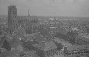 Lübeck: Blick vom Turm der Petrikirche auf Marienkirche, Panorama