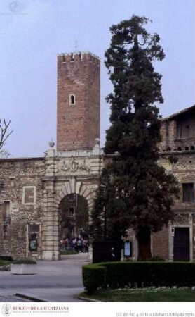 Palazzo del Territorio / Torre dell'Osservatorio, Porta dell'Armamentario
