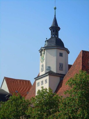Jena - Rathaus mit Kunstuhr am Turm : Das histrorische gotische Rathaus mit der Kunstuhr am Turm steht am Marktplatz. Aufgenommen in Jena am 1. Mai 2012