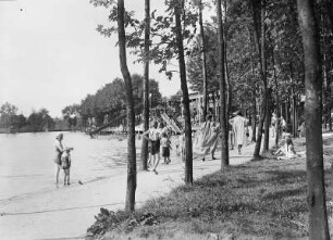 Kirschau, Volksbad : Kirschau. Volksbad. Strandbad. Blick gegen Wasserrutsche und Umkleideräume