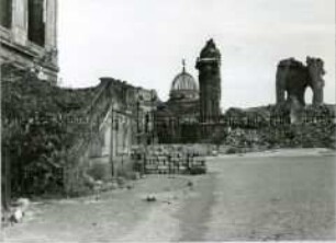 Das zerstörte Dresden, Frauenkirche